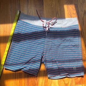DCK BOARDSHORTS SIZE 30 stripes